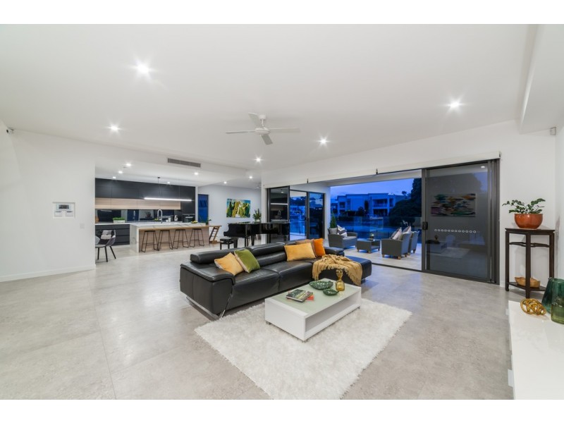 88 Gibraltar Drive, Isle Of Capri QLD 4217