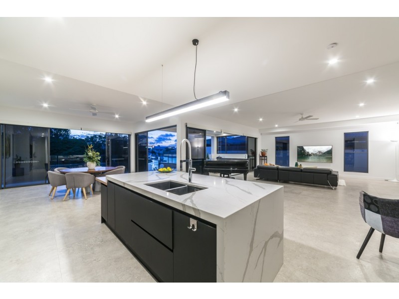 88 Gibraltar Drive, Isle Of Capri QLD 4217