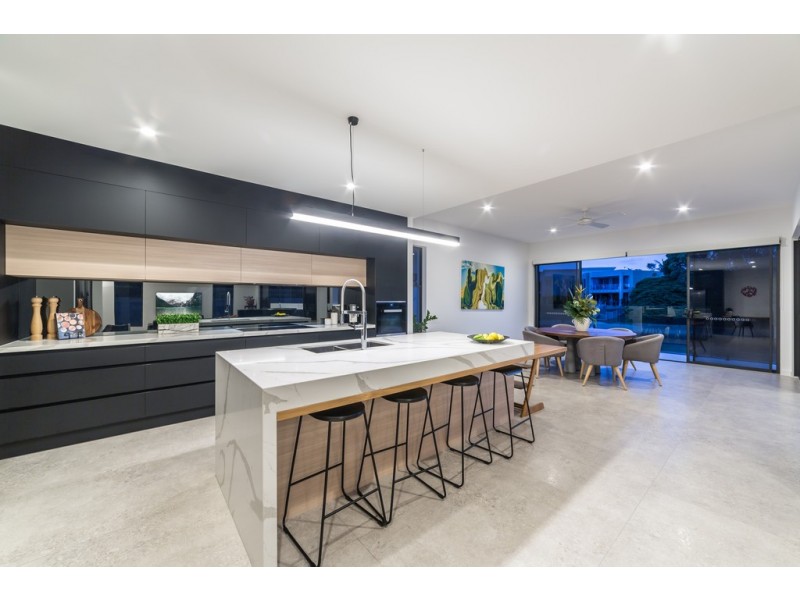 88 Gibraltar Drive, Isle Of Capri QLD 4217