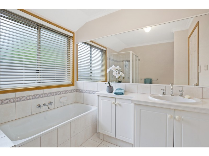 80 Martingale Circuit, Clear Island Waters QLD 4226