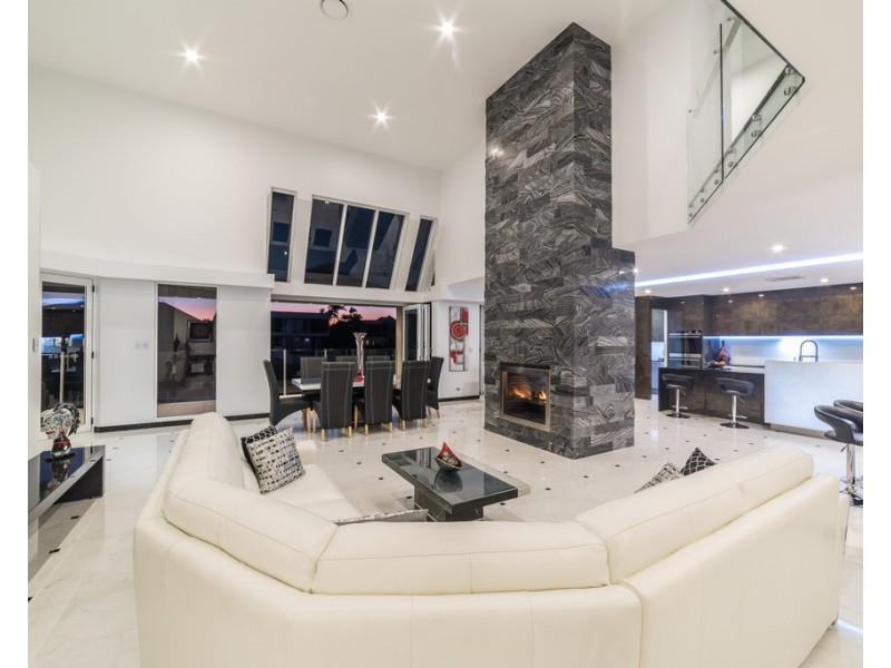 18 Viking Court, Paradise Waters QLD 4217