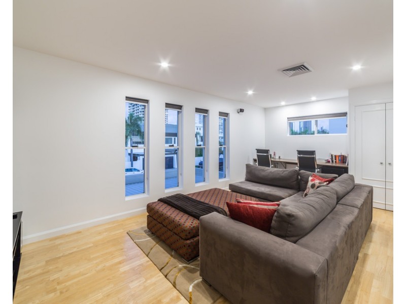 18 Viking Court, Paradise Waters QLD 4217