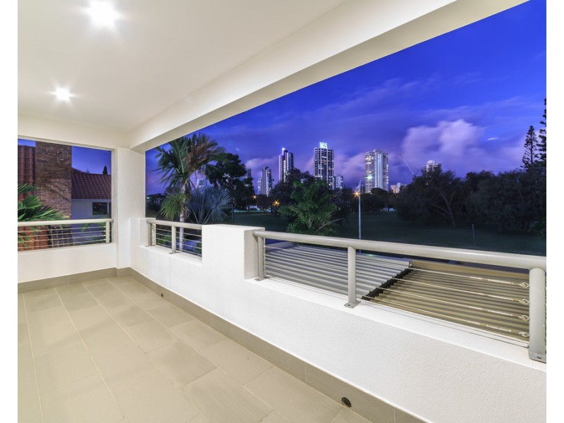 18 Viking Court, Paradise Waters QLD 4217