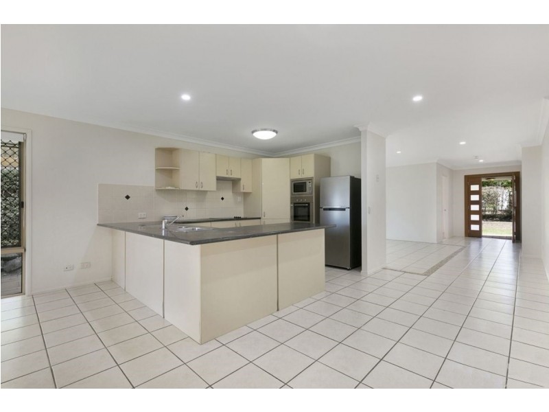 11 Fanning Court, Pacific Pines QLD 4211