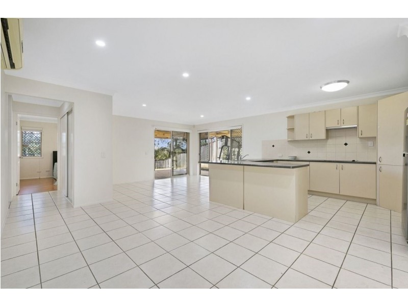 11 Fanning Court, Pacific Pines QLD 4211