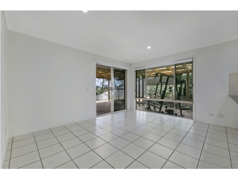 11 Fanning Court, Pacific Pines QLD 4211