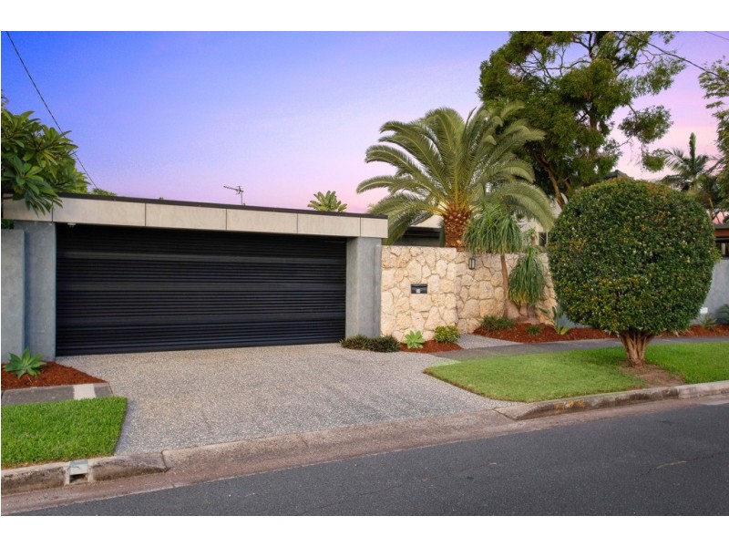 34 Allambi Avenue, Broadbeach Waters QLD 4218