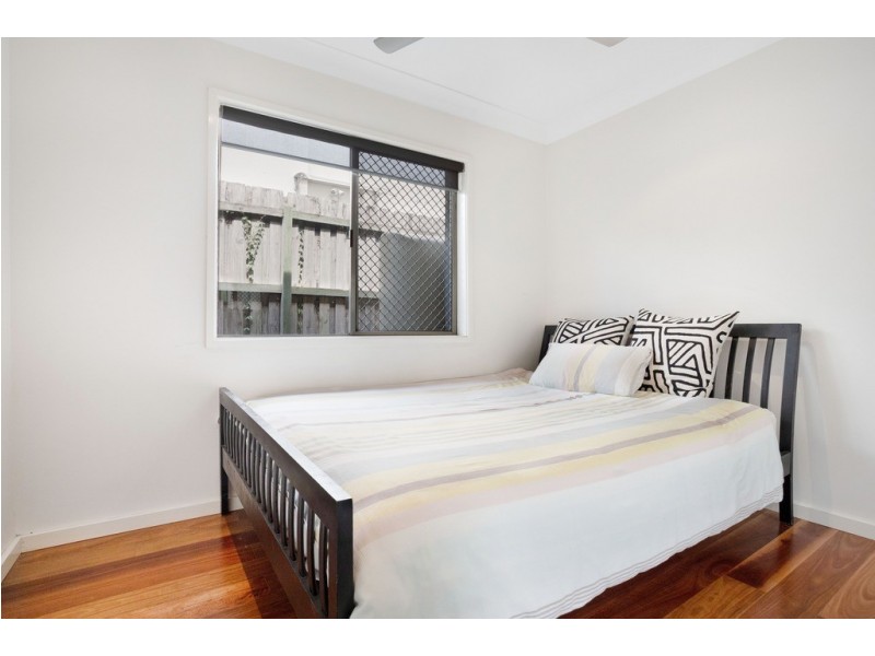 34 Allambi Avenue, Broadbeach Waters QLD 4218