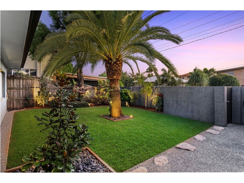 34 Allambi Avenue, Broadbeach Waters QLD 4218