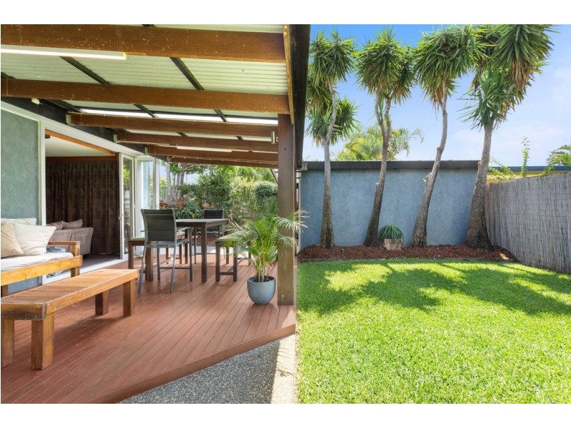 34 Allambi Avenue, Broadbeach Waters QLD 4218