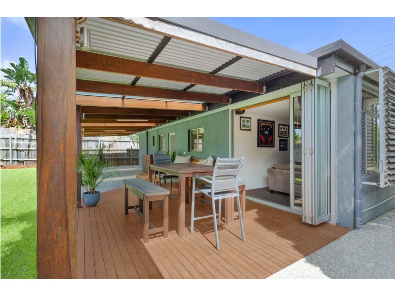 34 Allambi Avenue, Broadbeach Waters QLD 4218