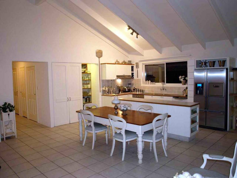 24 Freda Street, Ashmore QLD 4214