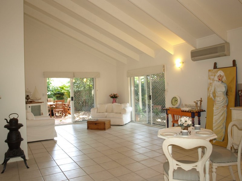 24 Freda Street, Ashmore QLD 4214