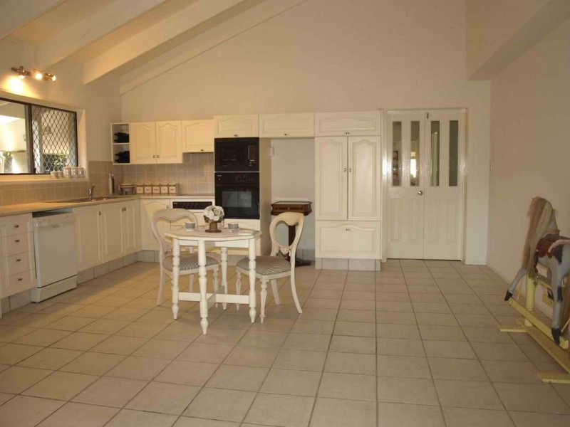 24 Freda Street, Ashmore QLD 4214