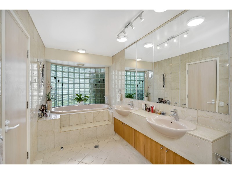 1102 ‘Spring Terraces’ Royal Pines Resort, Benowa QLD 4217