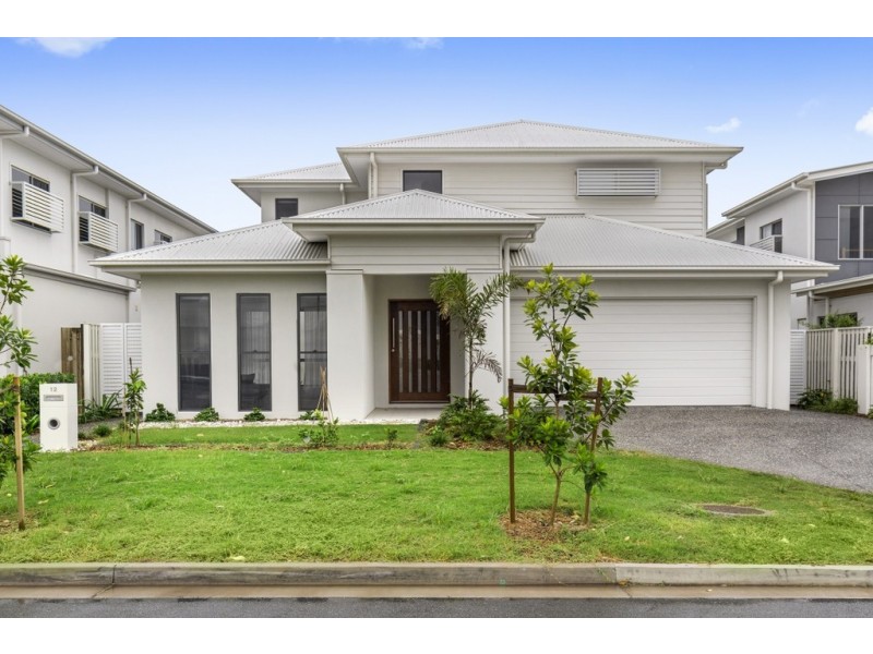 12 Lakeview Blvd, Mermaid Waters QLD 4218