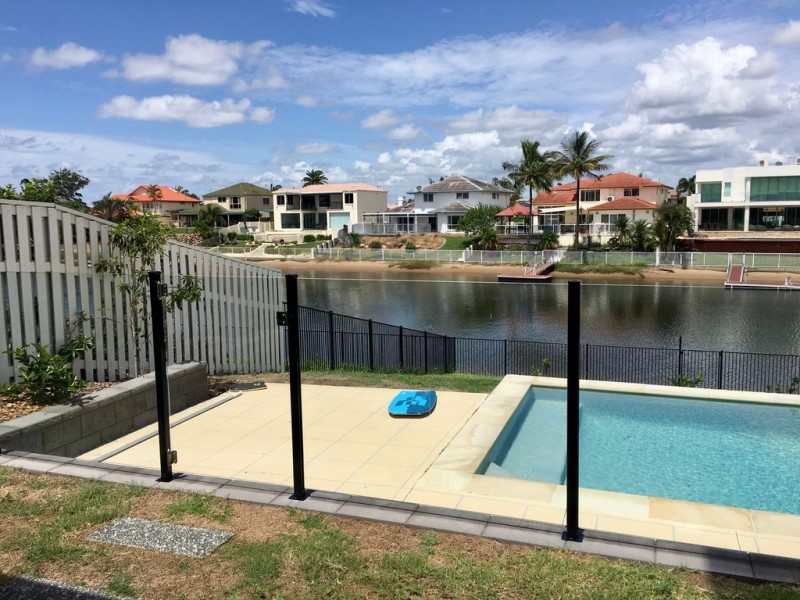 12 Lakeview Blvd, Mermaid Waters QLD 4218