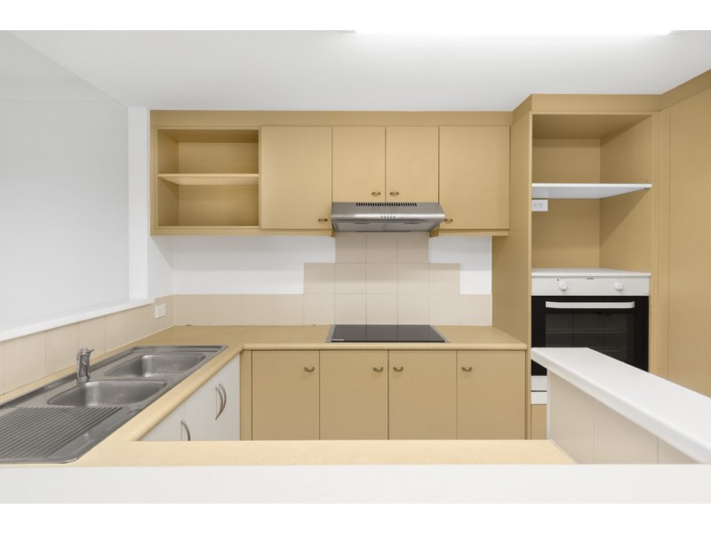 171/215 Cottesloe Drive, Mermaid Waters QLD 4218