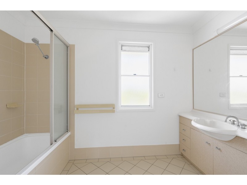 171/215 Cottesloe Drive, Mermaid Waters QLD 4218