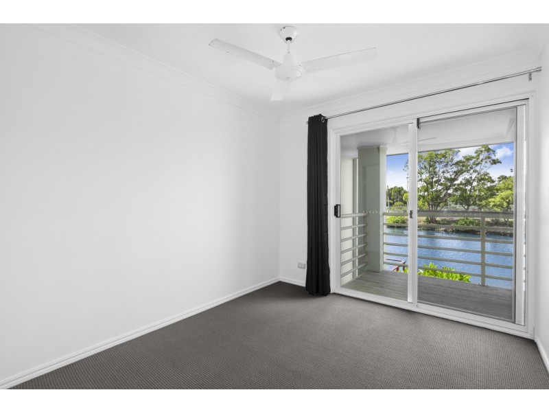 171/215 Cottesloe Drive, Mermaid Waters QLD 4218