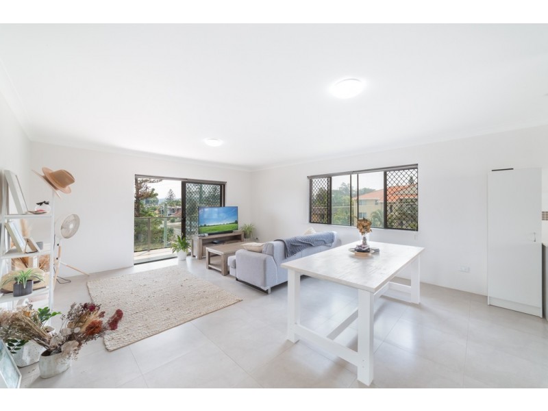 5/6 Tallebudgera Drive, Palm Beach QLD 4221