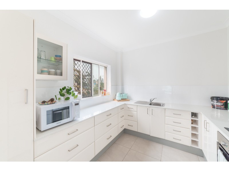 5/6 Tallebudgera Drive, Palm Beach QLD 4221