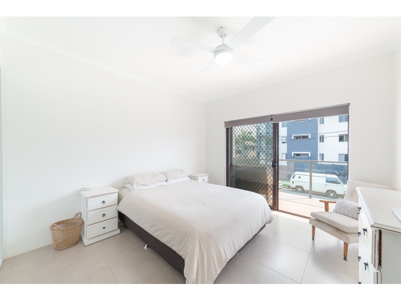 5/6 Tallebudgera Drive, Palm Beach QLD 4221