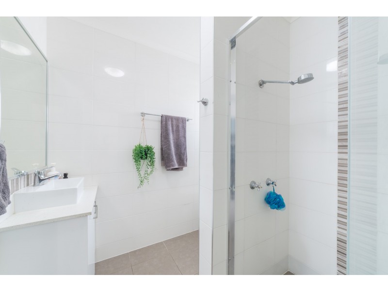 5/6 Tallebudgera Drive, Palm Beach QLD 4221