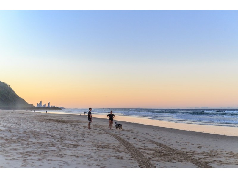 5/6 Tallebudgera Drive, Palm Beach QLD 4221