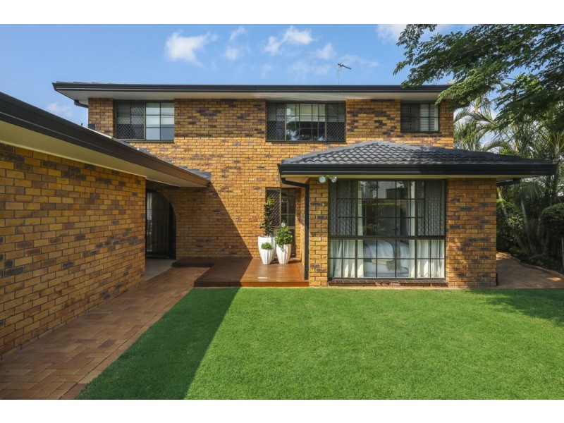 38 Tosti Street, Sorrento QLD 4217