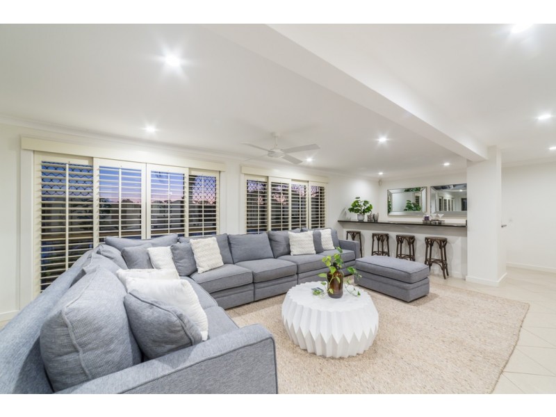 38 Tosti Street, Sorrento QLD 4217