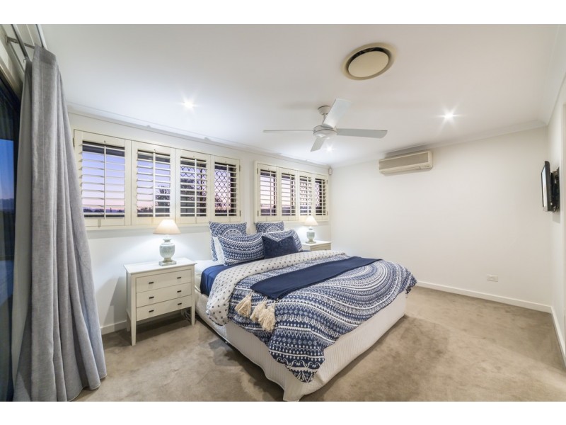 38 Tosti Street, Sorrento QLD 4217