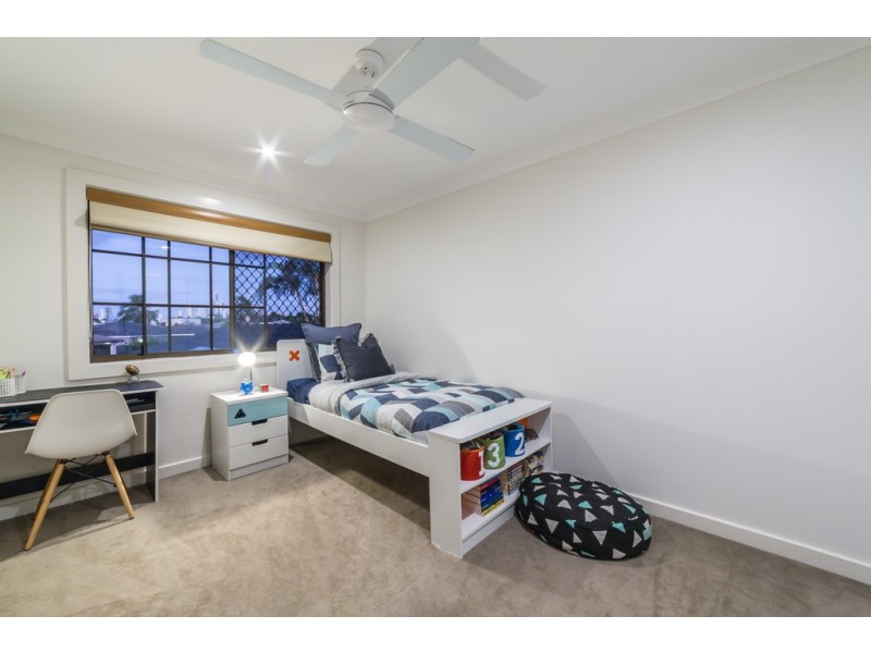38 Tosti Street, Sorrento QLD 4217