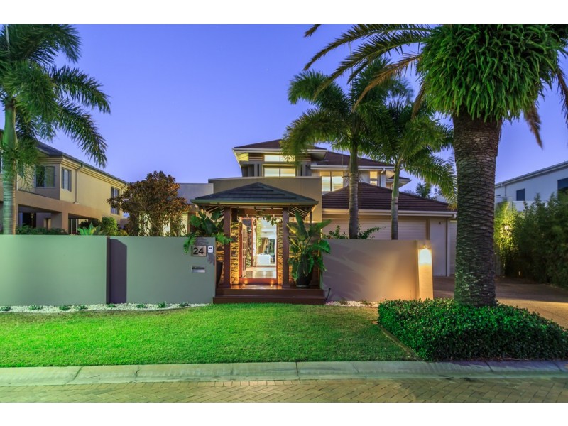 24 Knightsbridge Parade West, Sovereign Islands QLD 4216