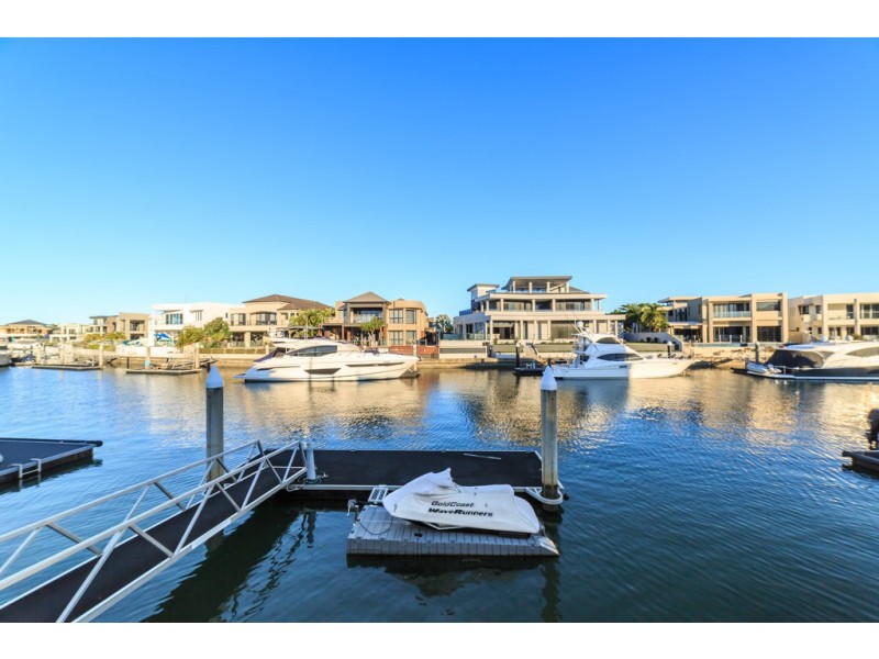 24 Knightsbridge Parade West, Sovereign Islands QLD 4216