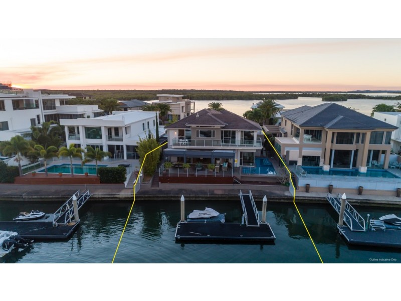 24 Knightsbridge Parade West, Sovereign Islands QLD 4216