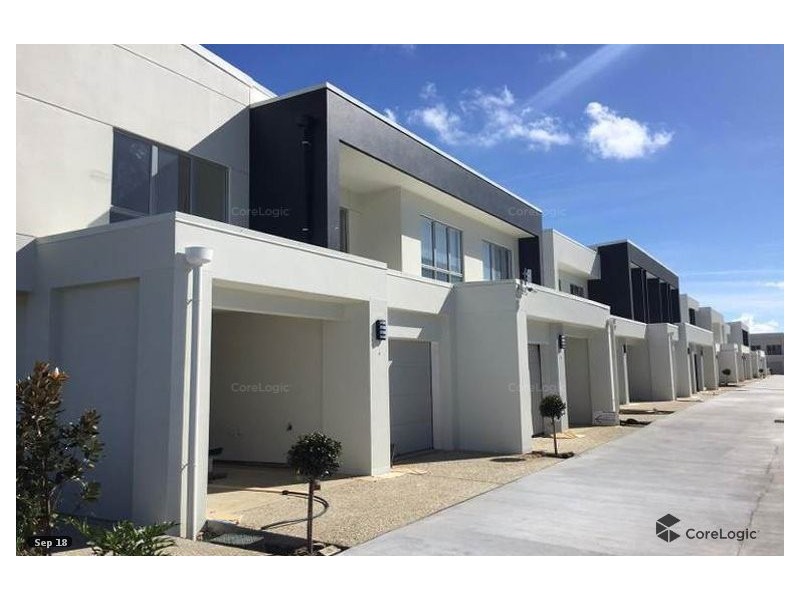 23/156 Marina Quays Blvd, Hope Island QLD 4212