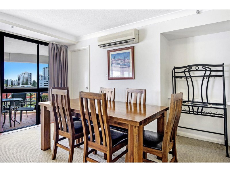 92/15 Victoria Avenue “Victoria Square”, Broadbeach QLD 4218