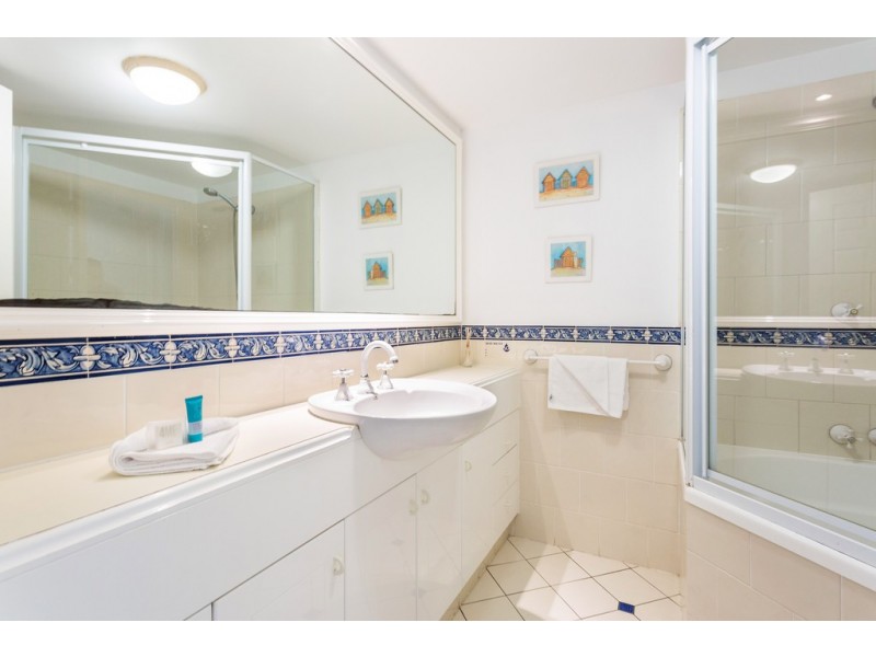 24 La Grande 122-130 Old Burleigh Road, Broadbeach QLD 4218