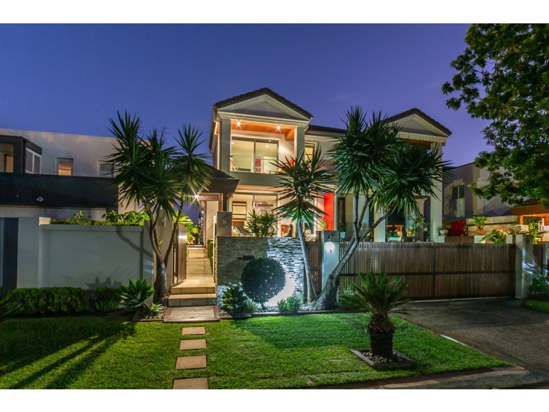 1/217 Stanhill Drive, Chevron Island QLD 4217