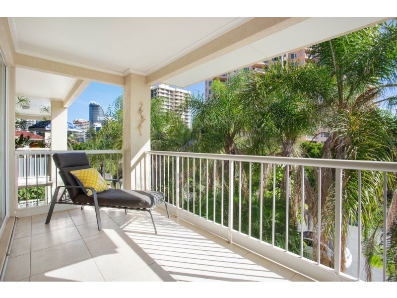 12/25 Federation Avenue ‘Moonbird’, Broadbeach QLD 4218