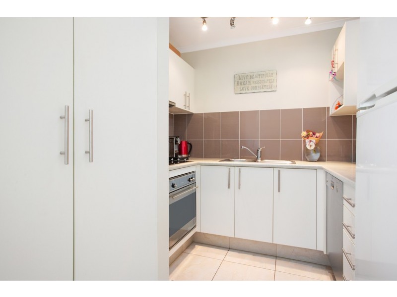 12/25 Federation Avenue ‘Moonbird’, Broadbeach QLD 4218