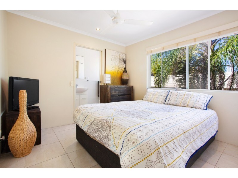 12/25 Federation Avenue ‘Moonbird’, Broadbeach QLD 4218