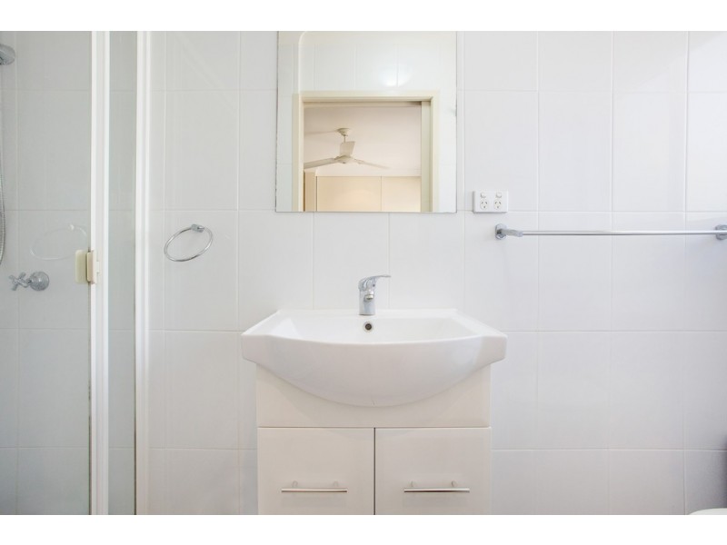 12/25 Federation Avenue ‘Moonbird’, Broadbeach QLD 4218