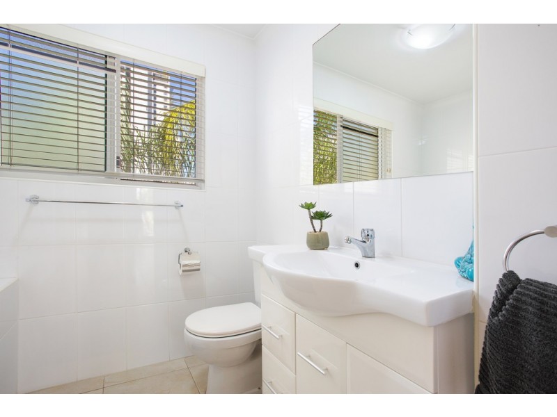 12/25 Federation Avenue ‘Moonbird’, Broadbeach QLD 4218