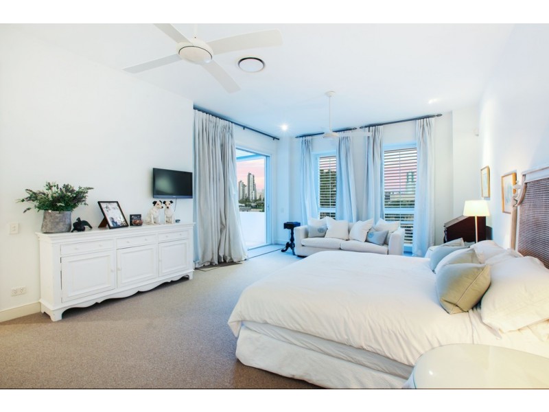 27 Midshipman Court, Paradise Waters QLD 4217