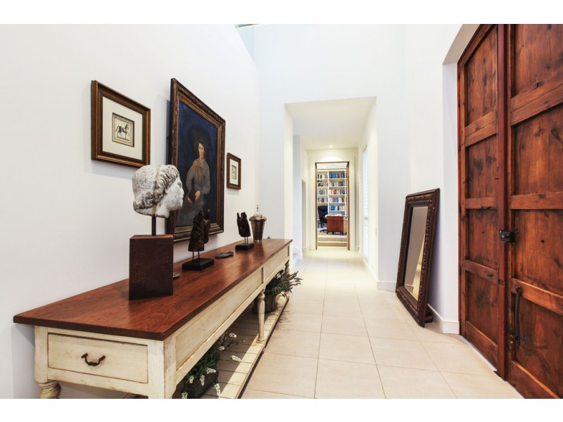 27 Midshipman Court, Paradise Waters QLD 4217