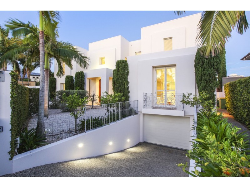 27 Midshipman Court, Paradise Waters QLD 4217