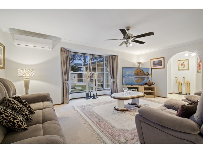 33 Homebush Drive, Robina QLD 4226