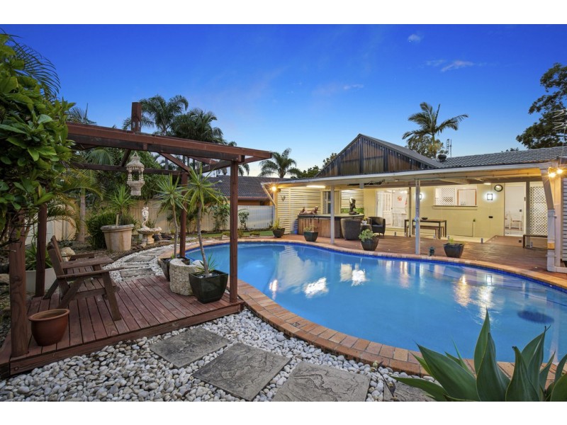 33 Homebush Drive, Robina QLD 4226